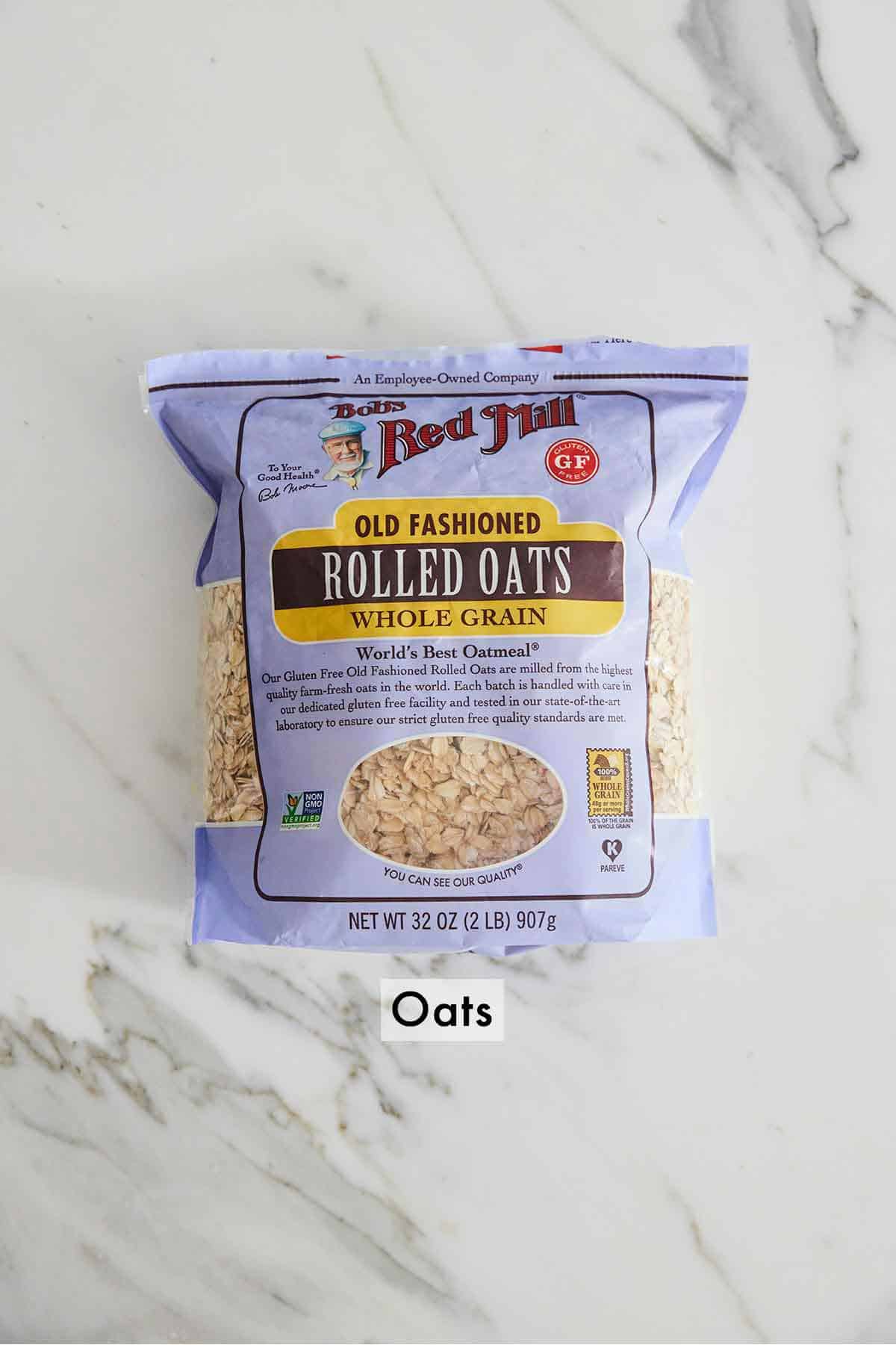 Ingredients needed to make oat flour.
