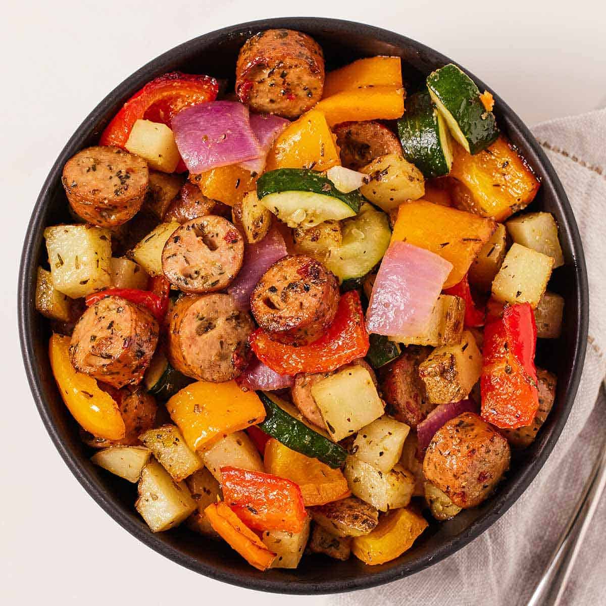 https://cookingwithcoit.com/wp-content/uploads/2022/11/CARD_Air-Fryer-Sausage-and-Vegetables.jpg